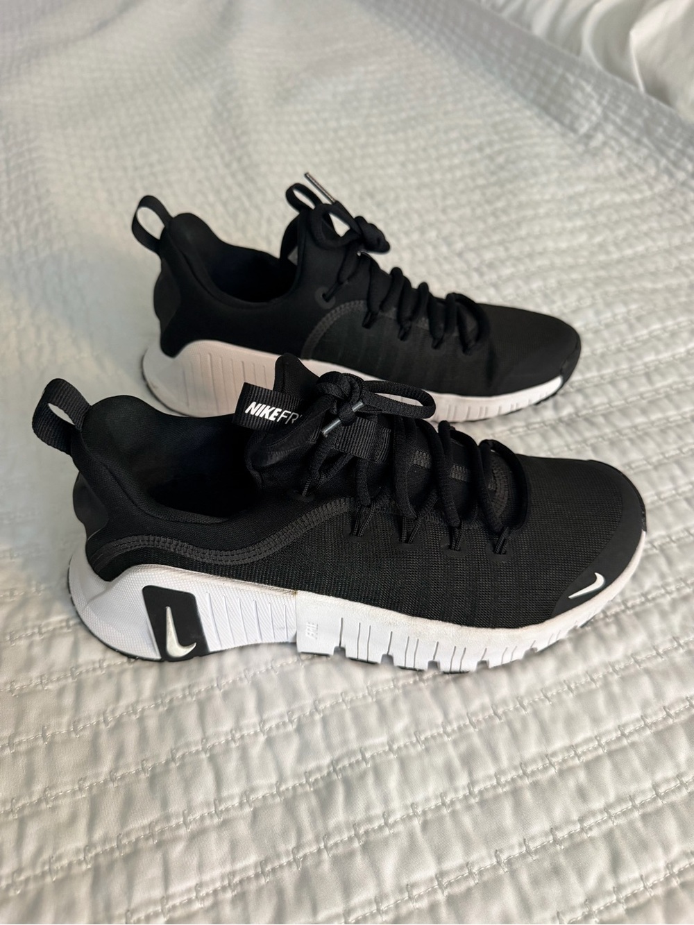 WOMENS LIKE NEW BLACK SIZE 7 NIKE FREE METCON 6 WORKOUT SHOES